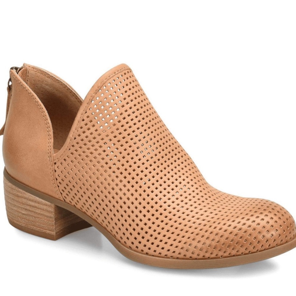 Sofft "Canobie" Size 8.5M Solid Tan w/Perforated Leather Closed Toe Booties FIRM